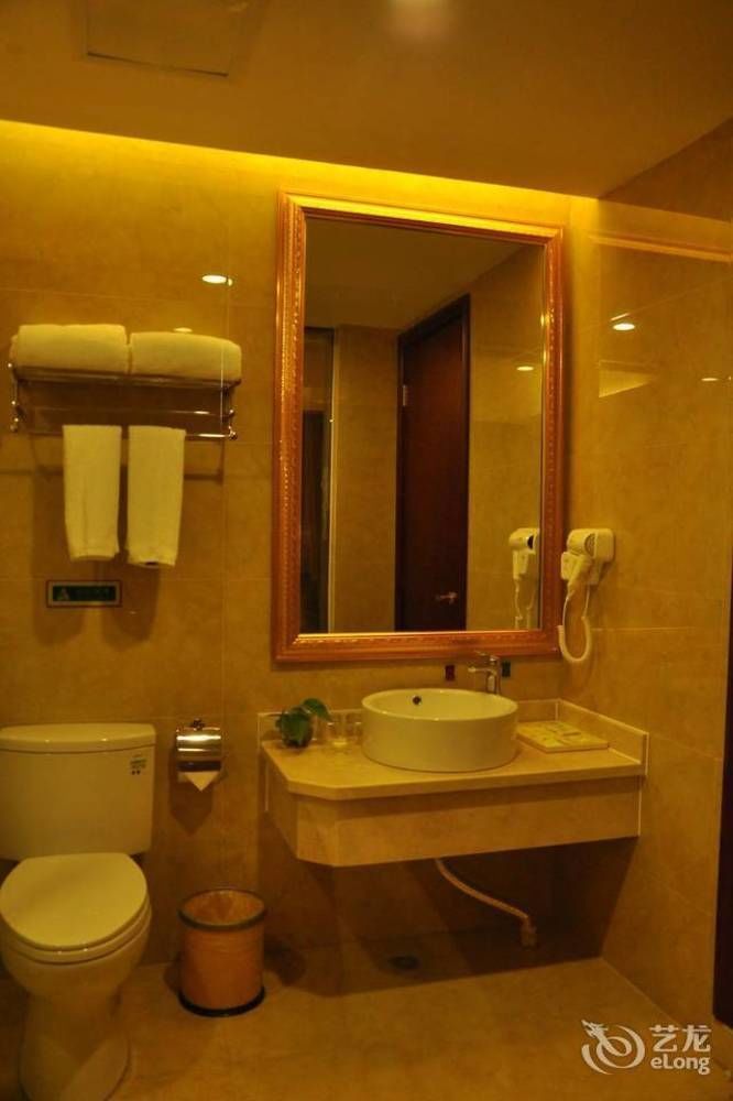 Vienna Hotel Sh Fengxian Nanqiao Jinhai Road Xangai Exterior foto
